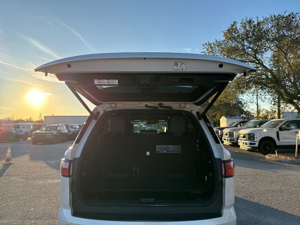 Used 2024 Toyota Sequoia Platinum image 27