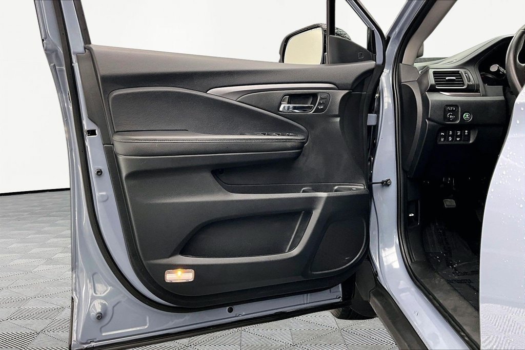 Used 2023 Honda Ridgeline RTL-E image 24