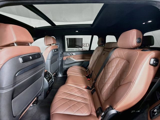 Used 2024 BMW X7 xDrive40i AWD/4WD image 29