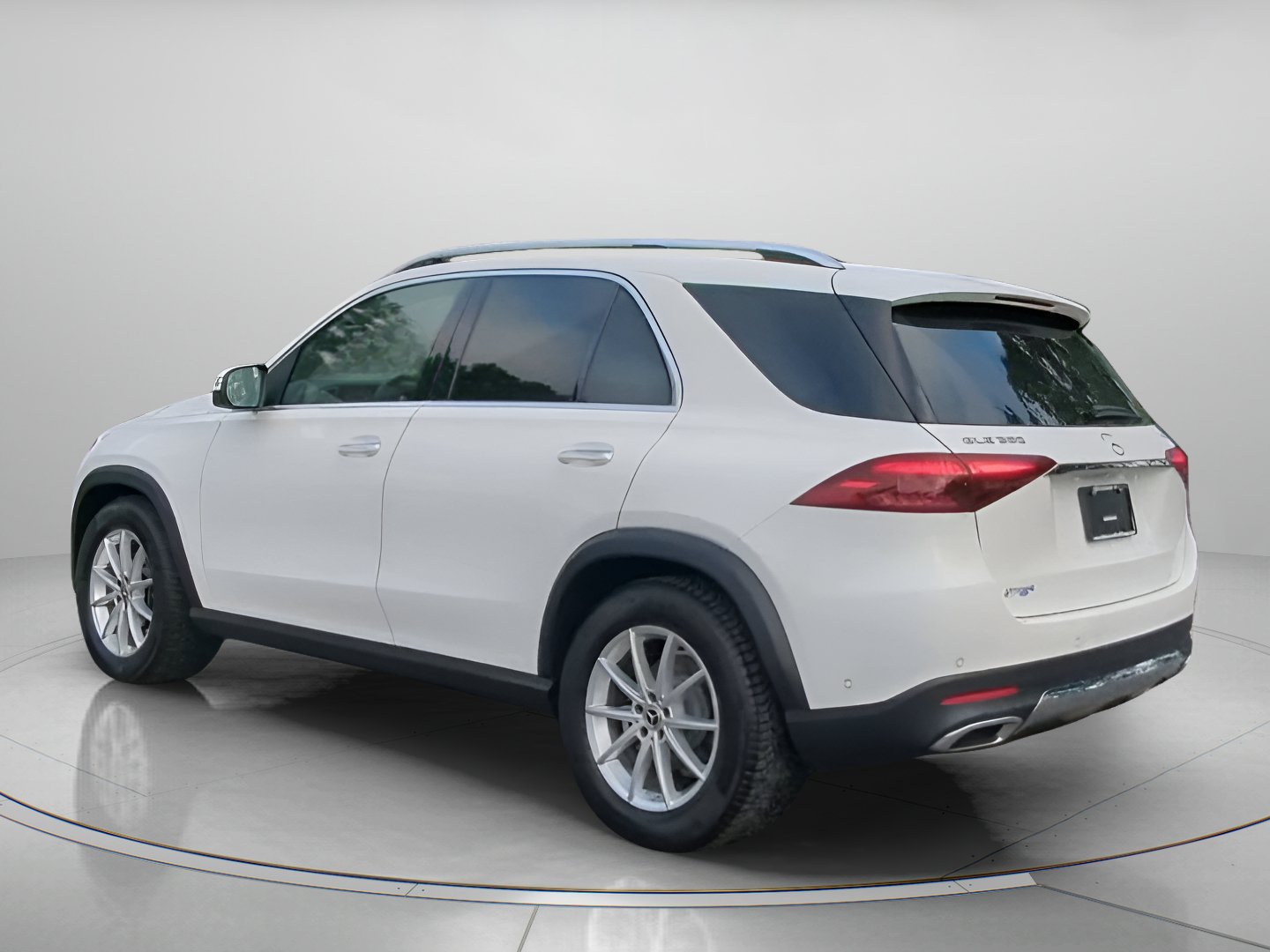 Used 2025 Mercedes-Benz GLE 350 4MATIC w/ Driver Assistance Package image 20
