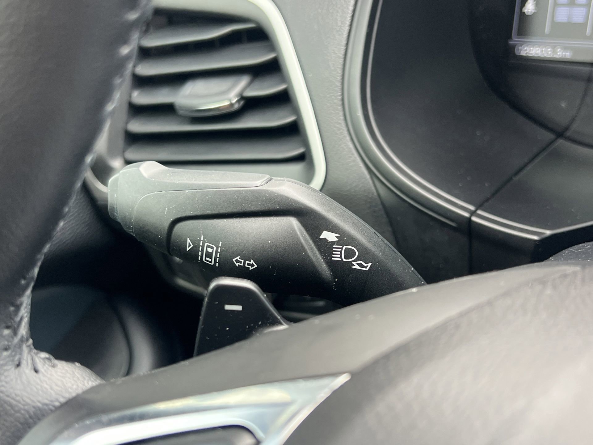 Certified 2022 Ford Edge SEL w/ Sport Appearance Package image 17