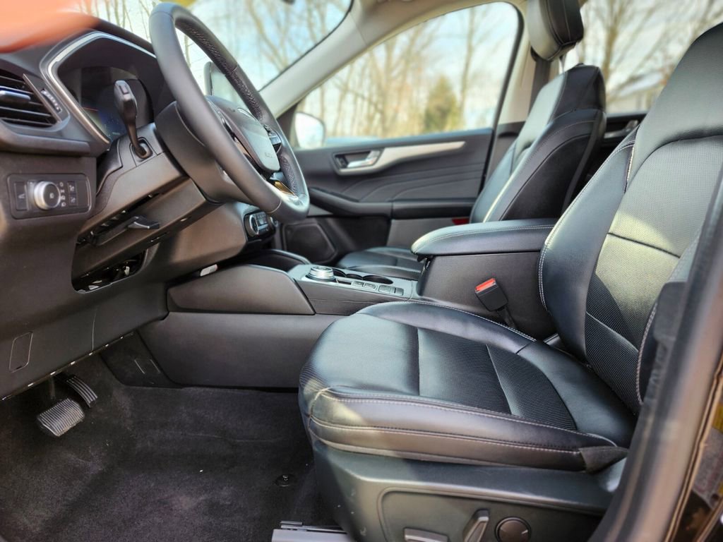 Certified 2022 Ford Escape SEL w/ Technology Package image 18