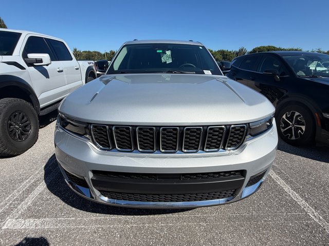 Used 2023 Jeep Grand Cherokee L Limited w/ Trailer Tow Group (B) AWD/4WD image 2