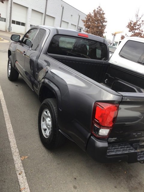 Used 2022 Toyota Tacoma SR image 2