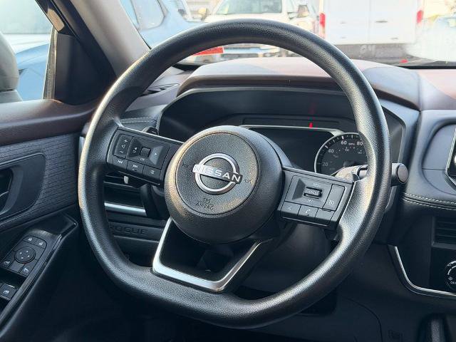 Used 2023 Nissan Rogue S AWD/4WD image 18
