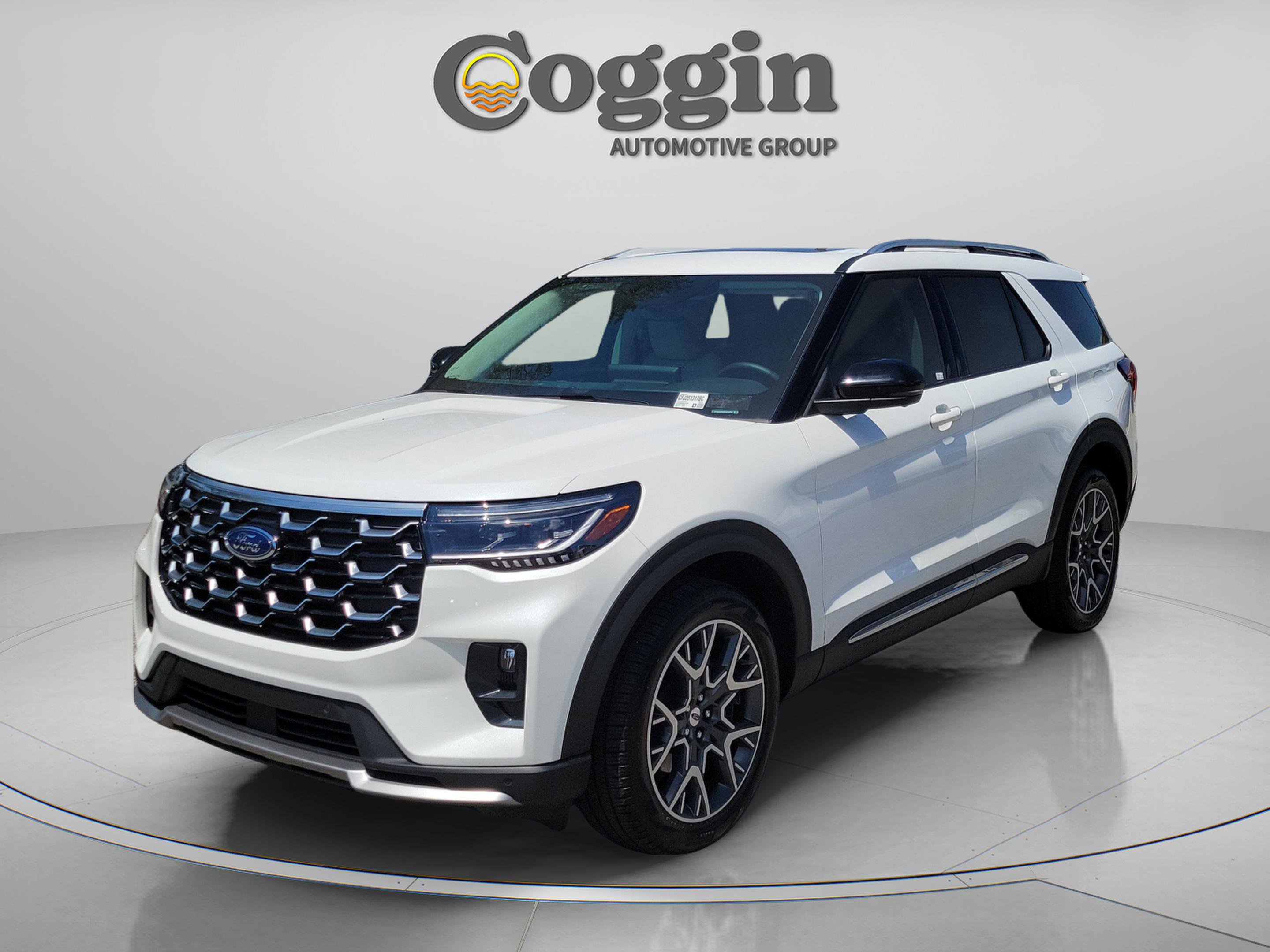 Certified 2025 Ford Explorer Platinum w/ Ultimate Package AWD/4WD image 1