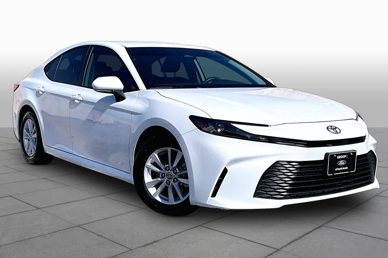 Used 2025 Toyota Camry LE FWD image 3