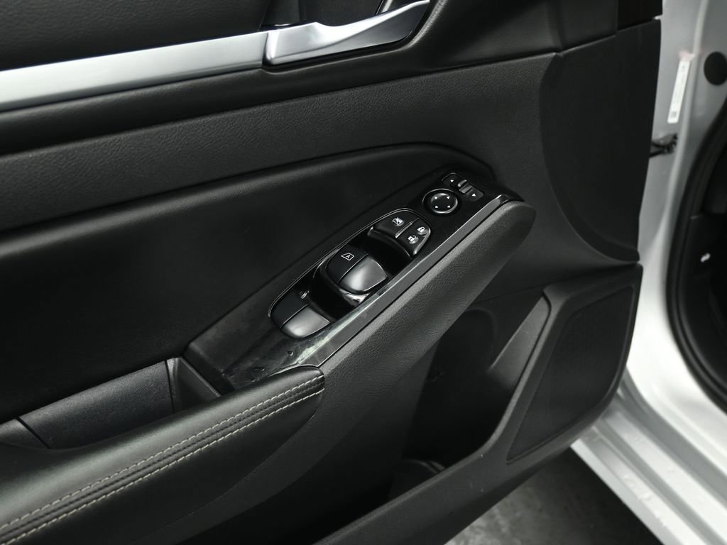 Used 2023 Nissan Altima 2.5 SV image 35