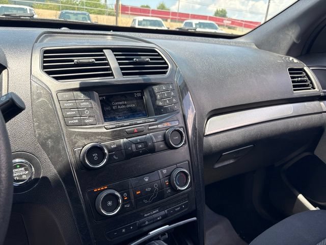 Certified 2018 Ford Explorer XLT FWD image 10