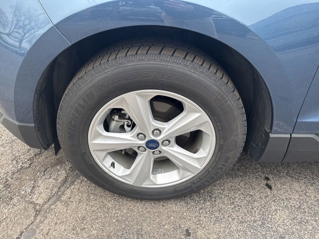 Certified 2019 Ford Edge SE image 24
