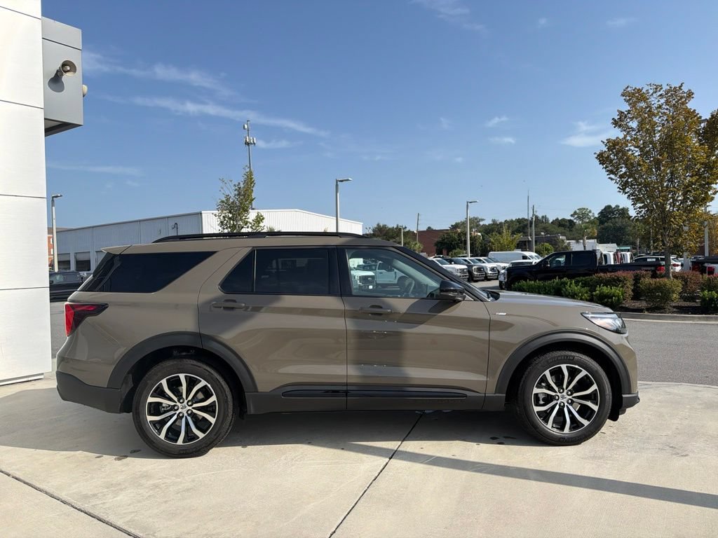 Certified 2026 Ford Explorer ST-Line RWD image 2