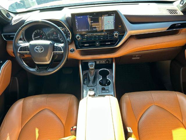 Used 2022 Toyota Highlander Platinum AWD/4WD image 16
