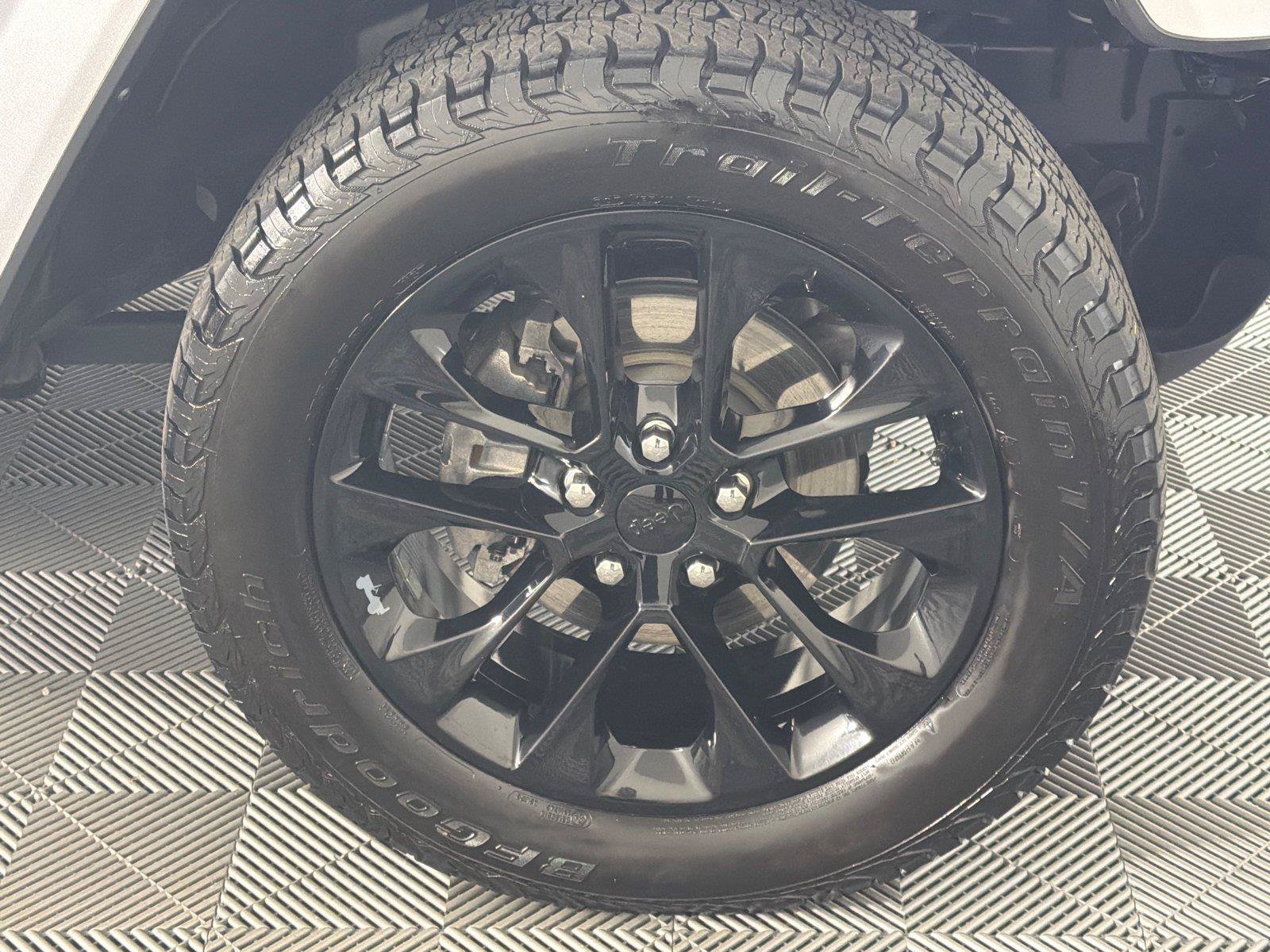 Used 2021 Jeep Wrangler Unlimited Sahara AWD/4WD image 13