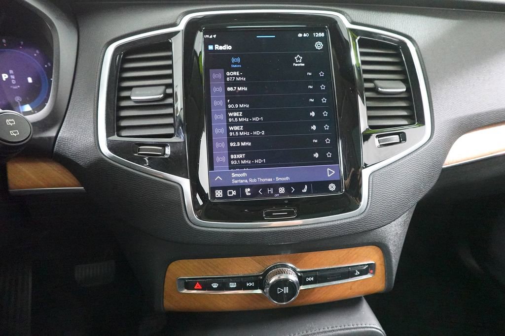 Used 2023 Volvo XC90 B6 Plus image 17