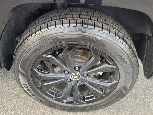 Used 2022 Toyota RAV4 SE image 18