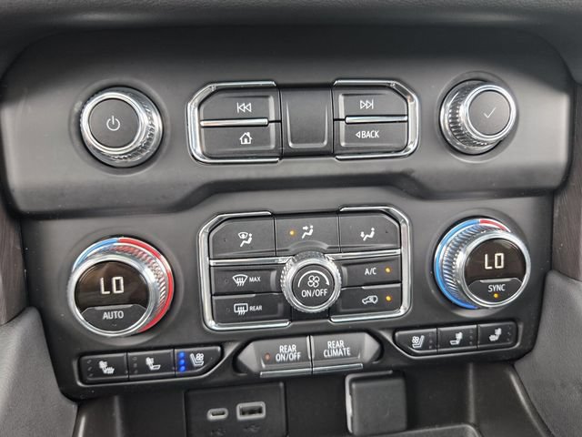 Used 2022 GMC Yukon XL AT4 w/ Technology Package AWD/4WD image 28