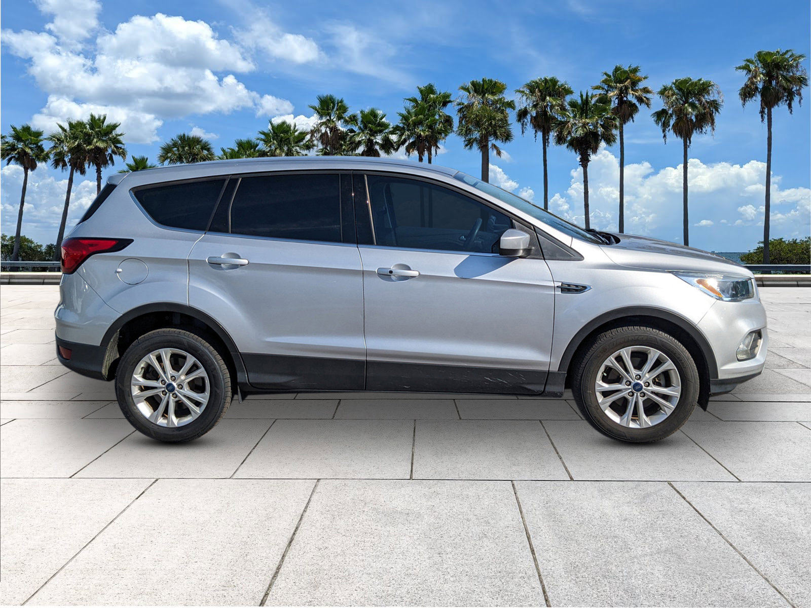 Certified 2019 Ford Escape SE image 9