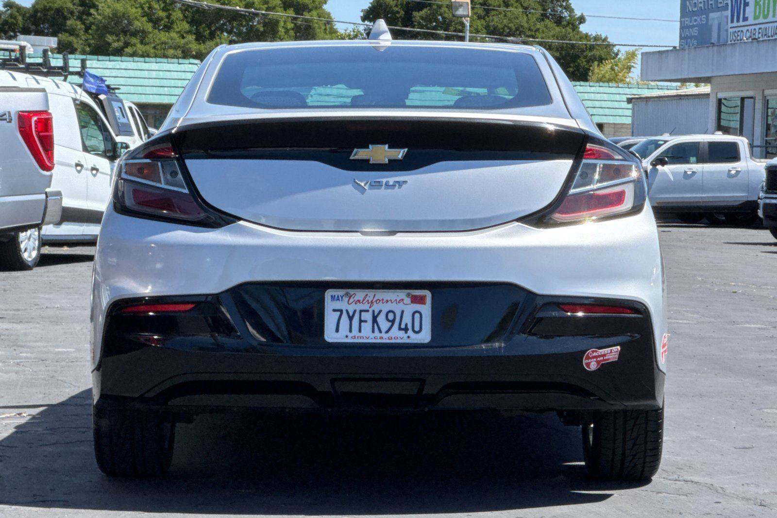Used 2017 Chevrolet Volt LT w/ Comfort Package image 4