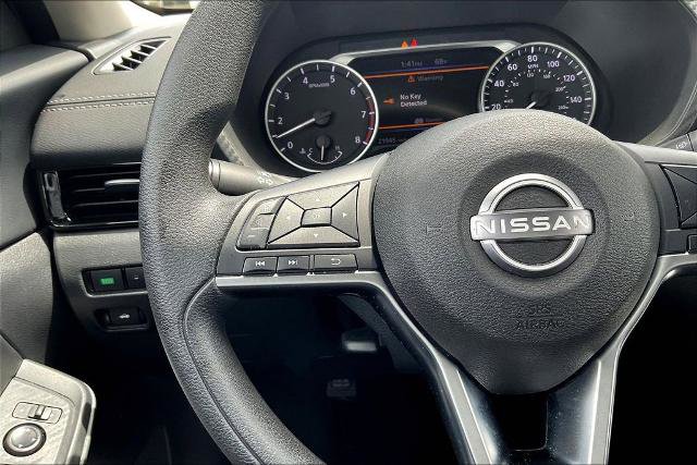 Used 2025 Nissan Sentra SV FWD image 11