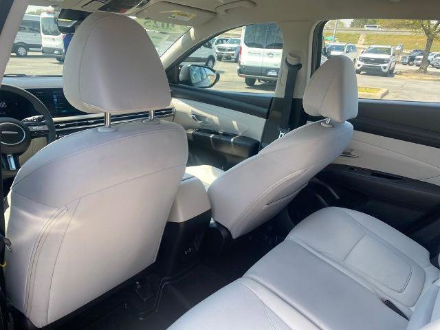 Used 2025 Hyundai Tucson SE image 28