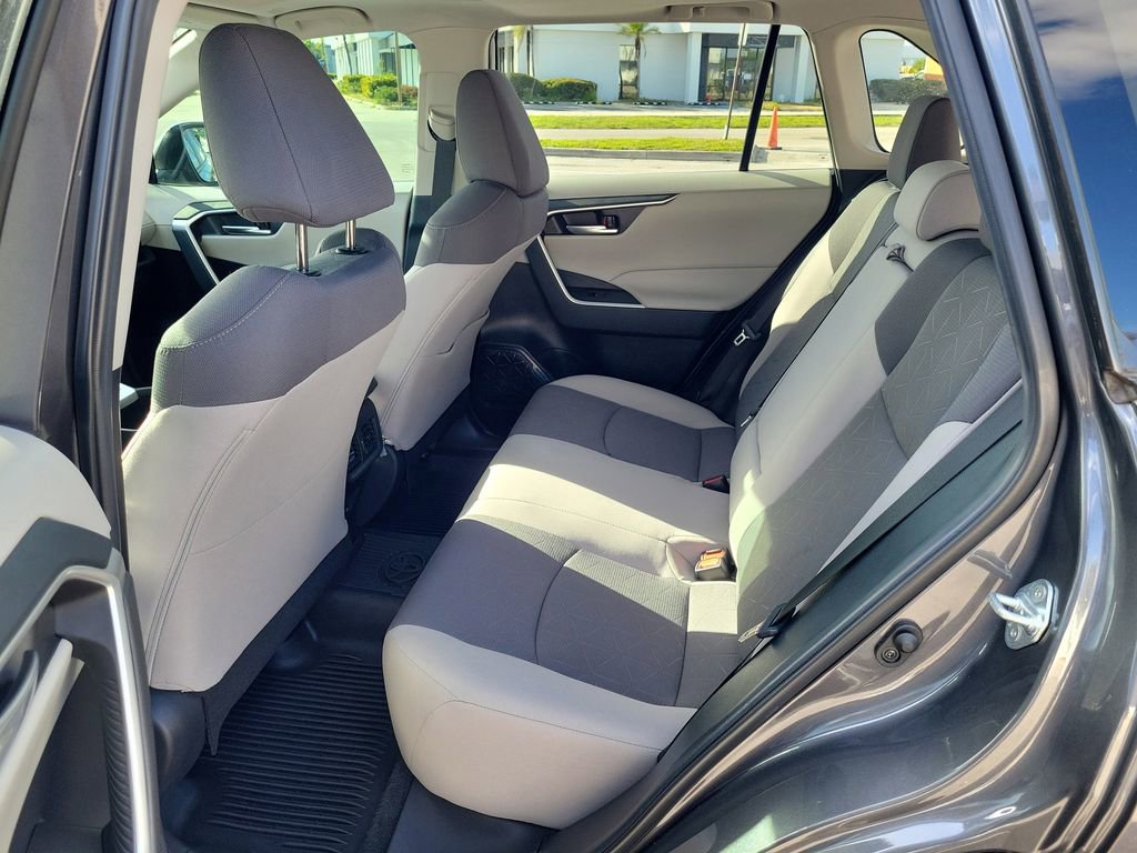 Used 2023 Toyota RAV4 XLE w/ Convenience Package image 12
