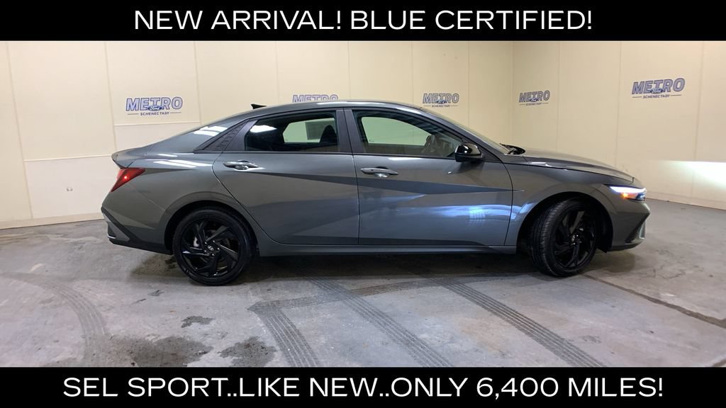 Used 2026 Hyundai Elantra Sport FWD image 2