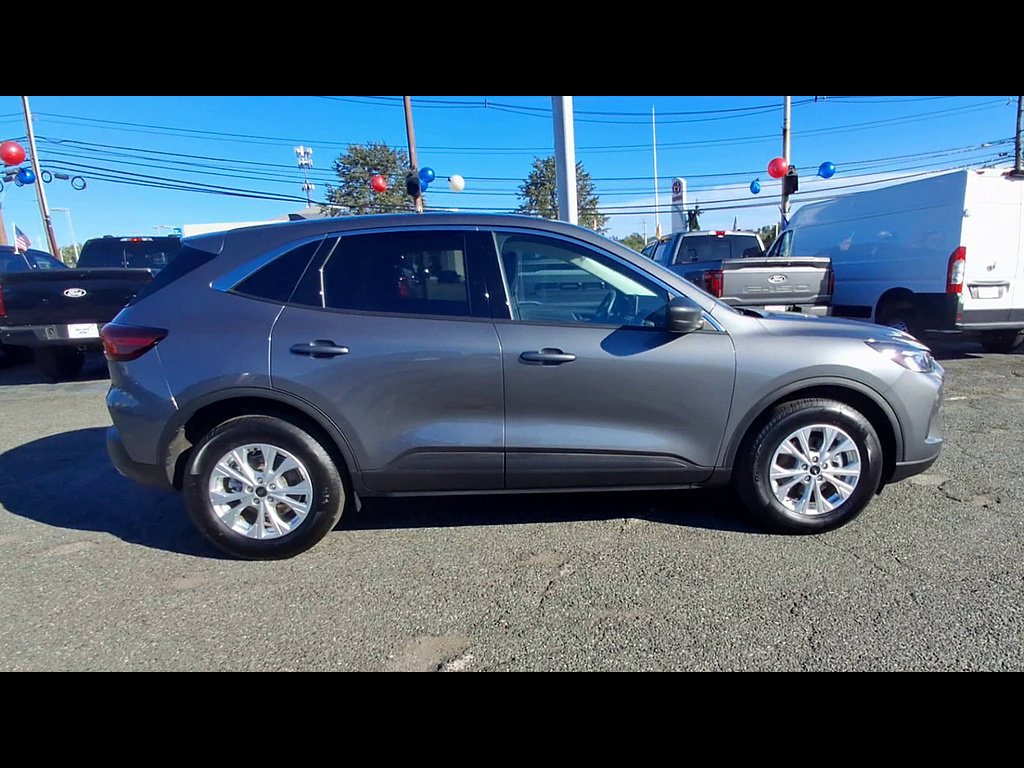 Certified 2023 Ford Escape Active AWD/4WD image 9