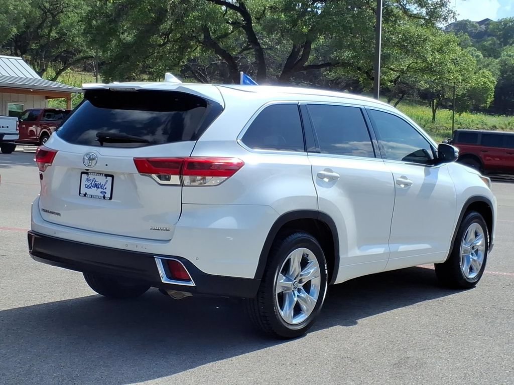 Used 2019 Toyota Highlander Limited FWD image 11
