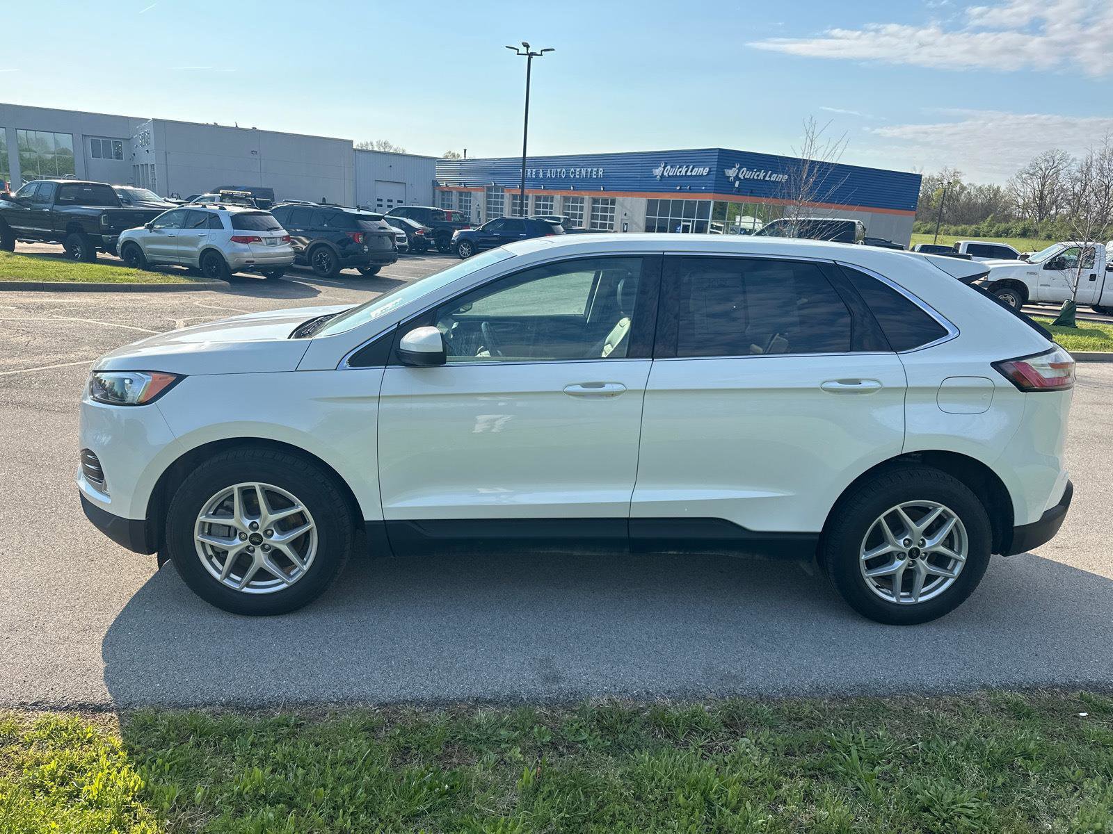 Certified 2023 Ford Edge SEL w/ Convenience Package image 2