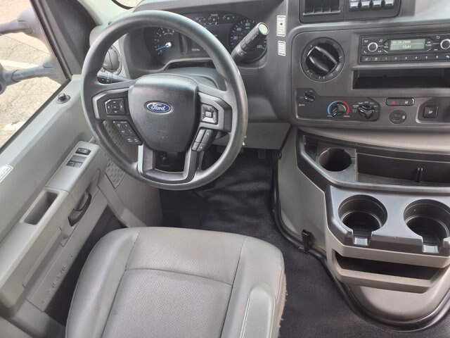 Certified 2022 Ford E-350 and Econoline 350 Super Duty RWD image 4
