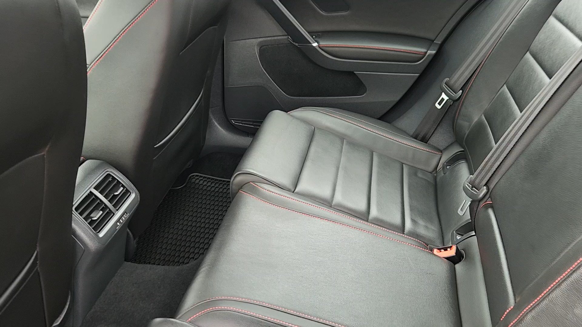 Used 2017 Volkswagen GTI Autobahn FWD image 32