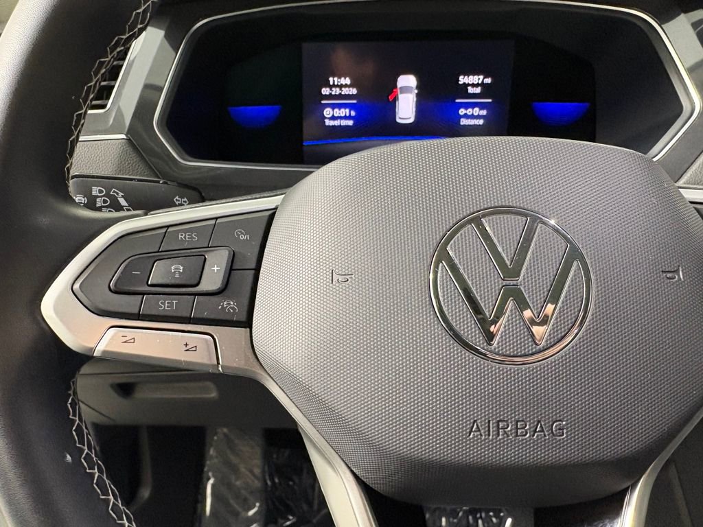 Used 2022 Volkswagen Tiguan SE w/ Panoramic Sunroof Package image 25