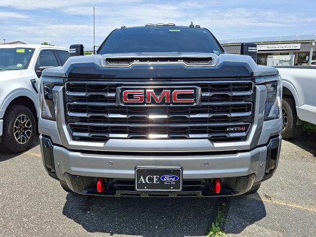 Used 2025 GMC Sierra 2500 AT4 AWD/4WD image 2