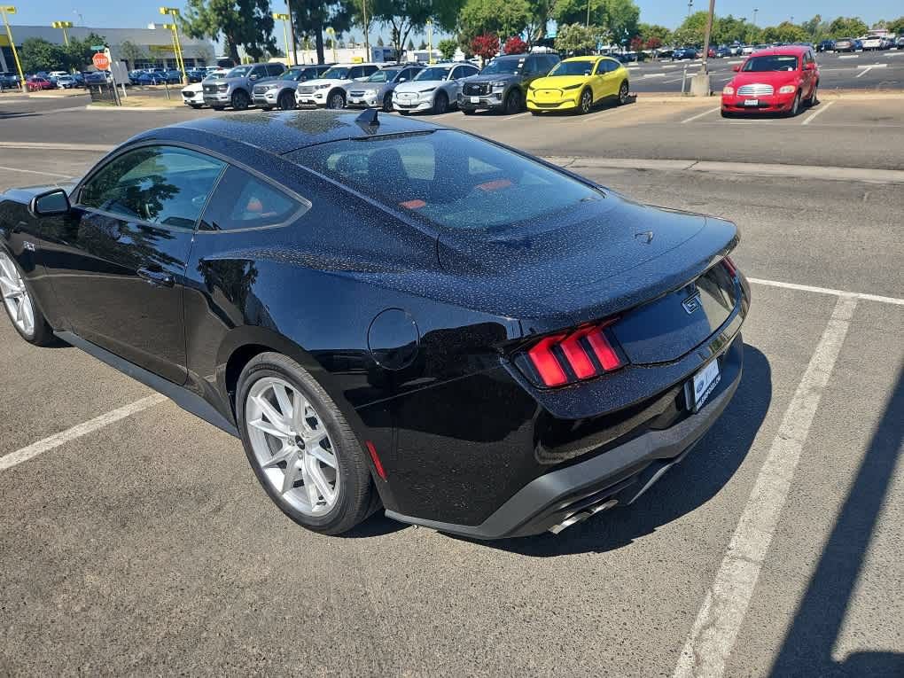 Certified 2025 Ford Mustang GT Premium RWD image 5