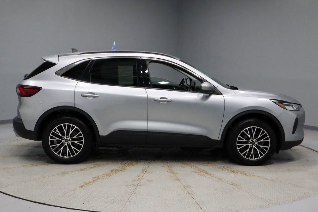 Certified 2023 Ford Escape SE w/ Class II Trailer Tow Package image 6