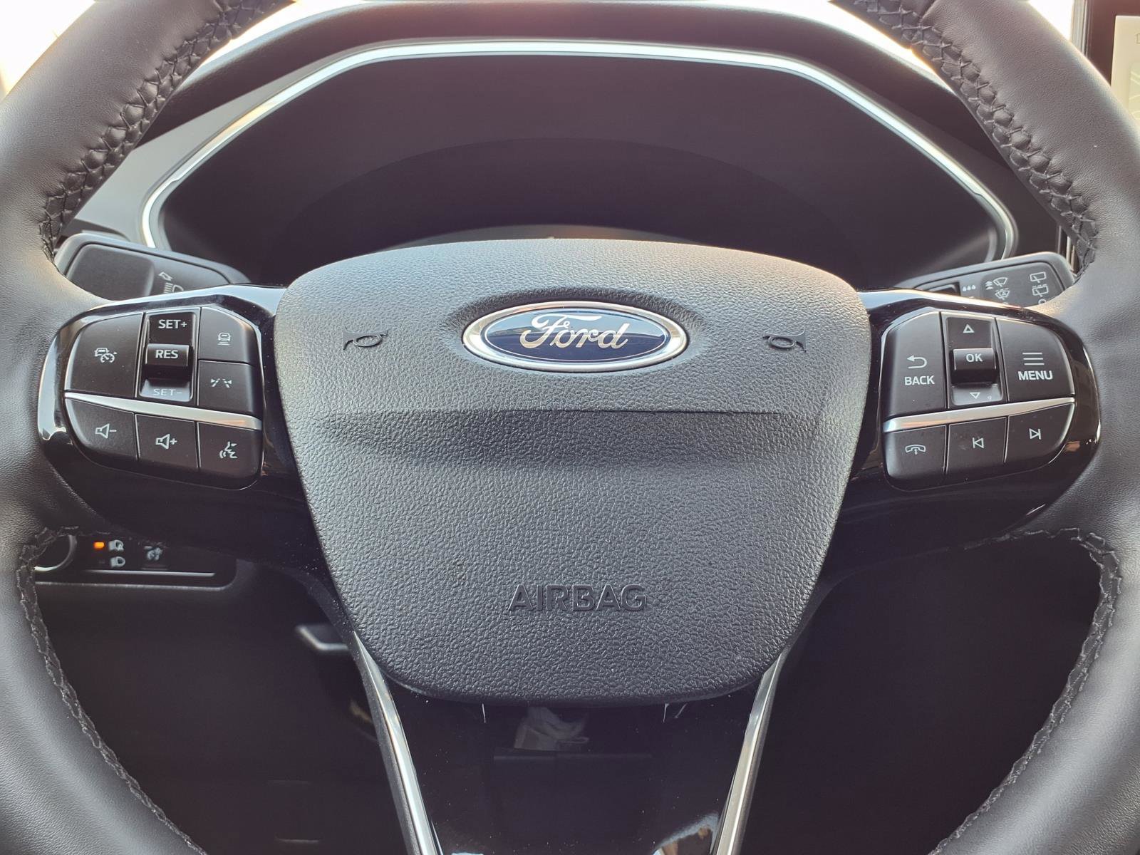 Certified 2023 Ford Escape Platinum AWD/4WD image 16