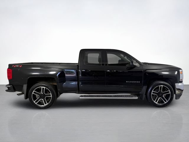 Used 2019 Chevrolet Silverado 1500 LT w/ LPO, Black Pack AWD/4WD image 2
