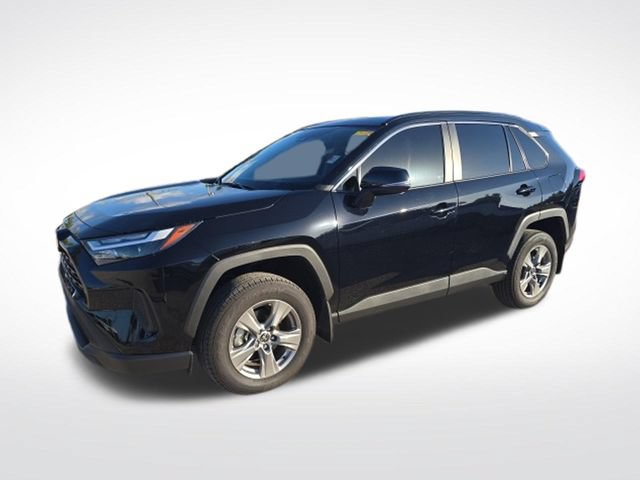 Used 2025 Toyota RAV4 XLE w/ Convenience Package FWD image 6