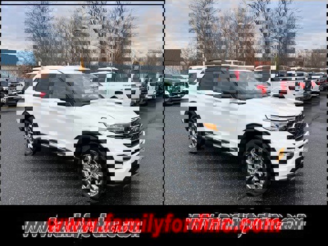 Certified 2022 Ford Explorer XLT w/ Equipment Group 202A image 7