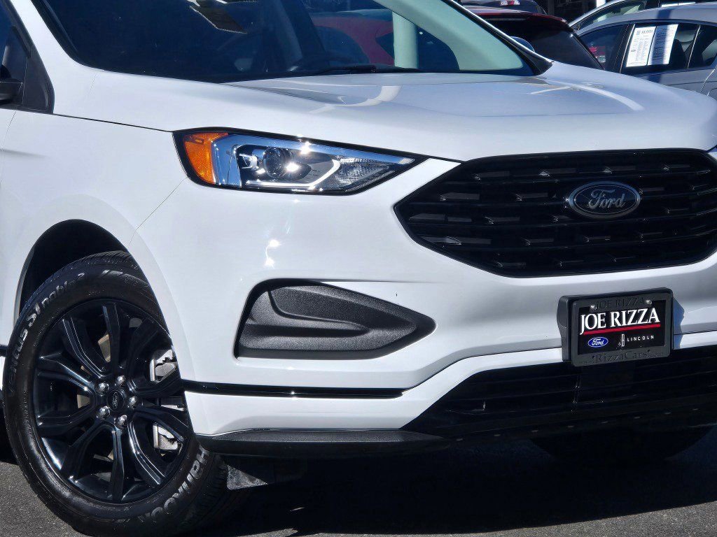 Certified 2024 Ford Edge SE w/ Black Appearance Package image 7
