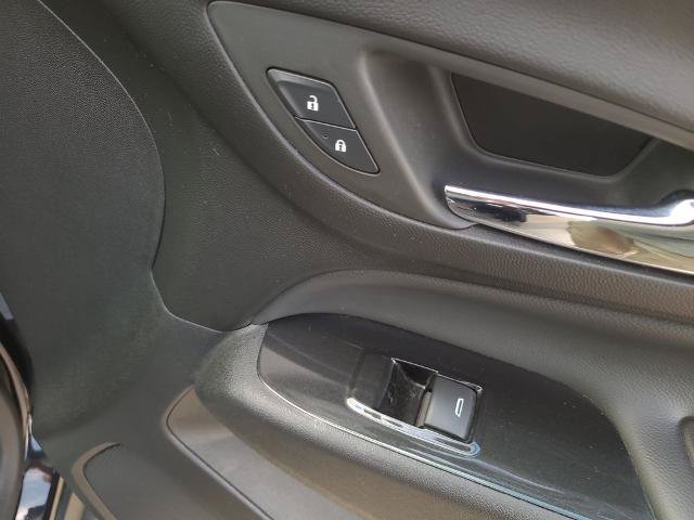 Used 2024 Chevrolet Equinox Premier AWD/4WD image 9