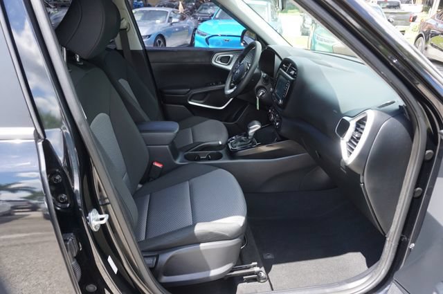 Used 2021 Kia Soul LX FWD image 3