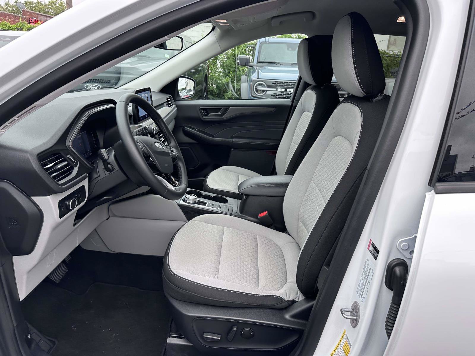 Certified 2024 Ford Escape Active AWD/4WD image 12
