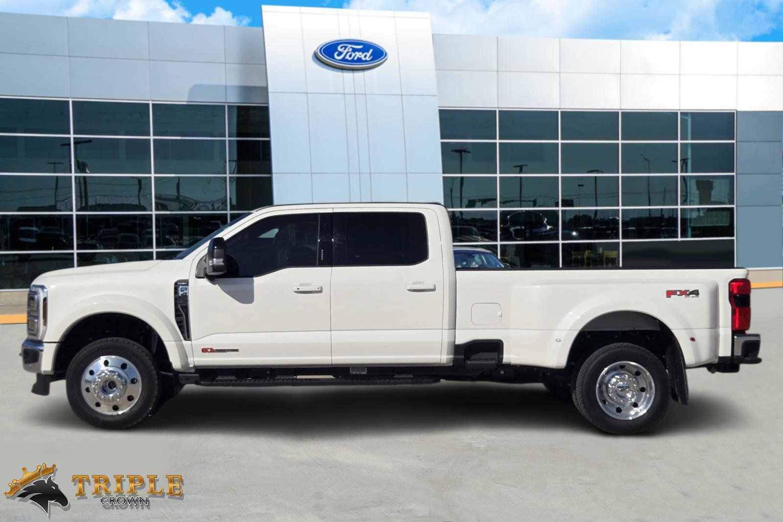 Certified 2026 Ford F450 Lariat w/ Lariat Premium Package AWD/4WD image 3