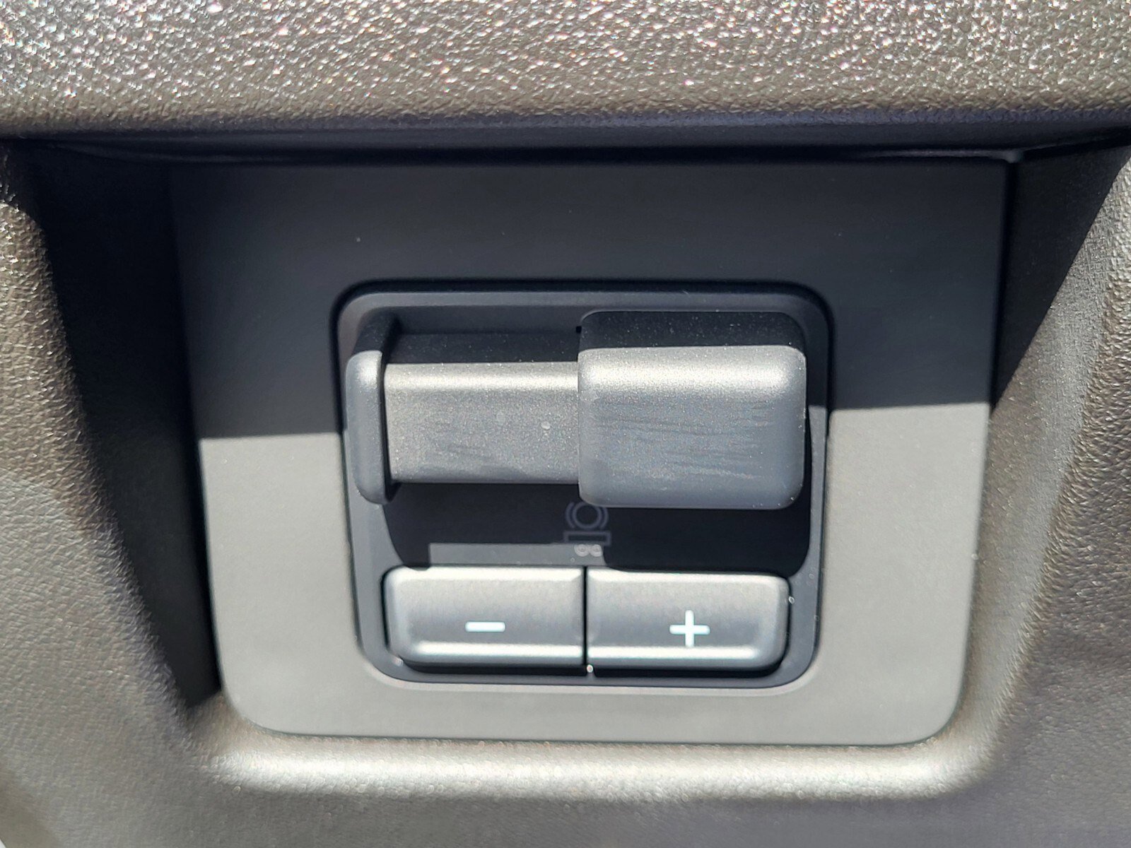 Used 2024 Chevrolet Colorado Z71 w/ Z71 Convenience Package 2 image 19