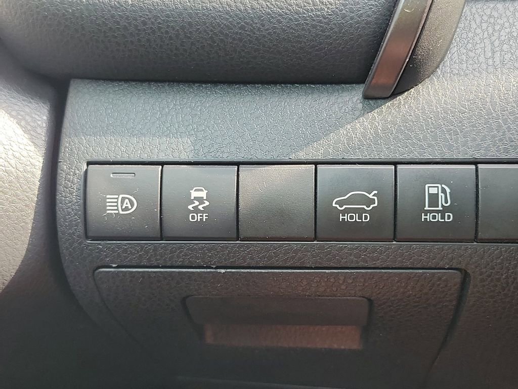 Used 2020 Toyota Camry SE FWD image 20