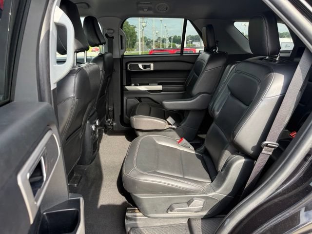 Certified 2021 Ford Explorer XLT w/ Equipment Group 202A AWD/4WD image 18