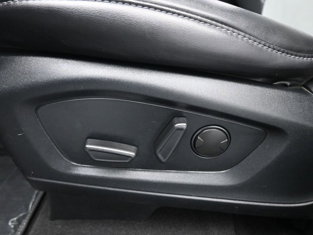 Certified 2023 Ford Explorer XLT w/ Equipment Group 202A image 38