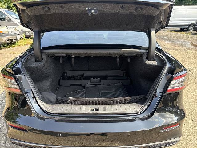 Used 2023 Nissan Maxima SR w/ Sport Mat Group FWD image 24