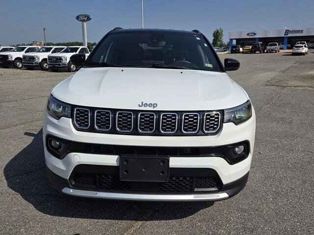 Used 2024 Jeep Compass Limited AWD/4WD image 2